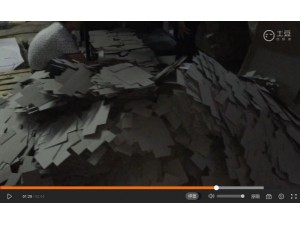 建龍，自動無塵開槽機，客戶工廠高速開槽灰板，工人收不過來了